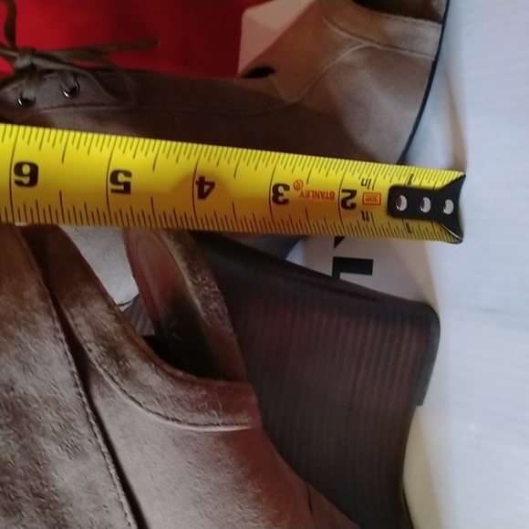 💞Gorgeous Aldo high wedge heeled Camel faux suede open toed tie shoes like new - Picture 3 of 7